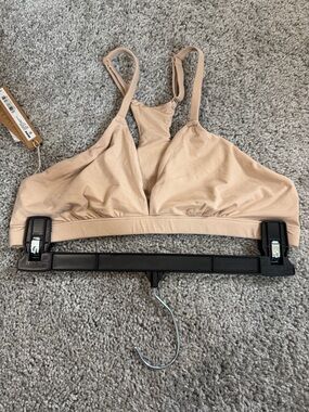 NWT skims Fits Everybody Bralette Sz M